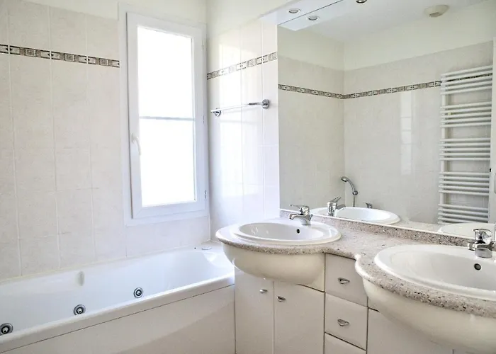 Piscine Chauffée 10pers Dans Cadre Exceptionnel-ag19