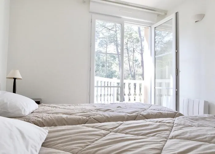 Villa Piscine Chauffée 10pers Dans Cadre Exceptionnel-ag19 *