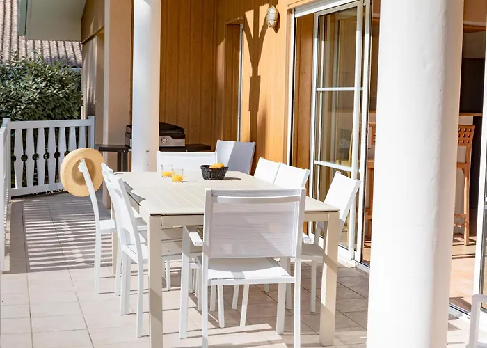 Villa Piscine Chauffée 10pers Dans Cadre Exceptionnel-ag19 *